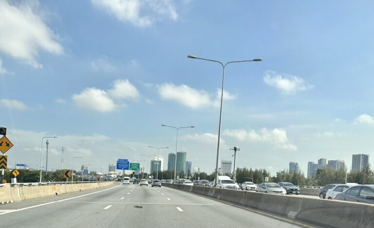 THAÏLANDE – AUTOROUTE : Les péages en baisse, les automobilistes sourient