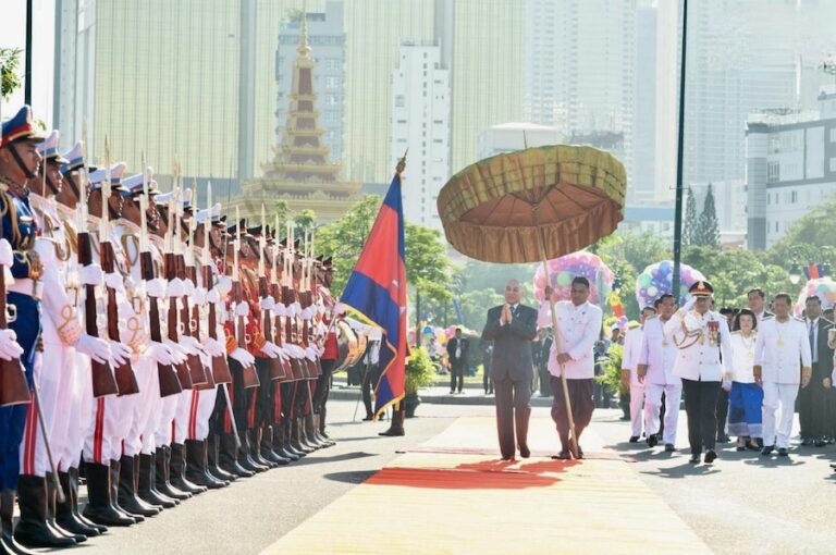 CAMBODGE -MONARCHIE : SM le Roi Sihamoni préside les célébrations de l’Indépendance du Cambodge