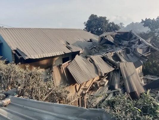 Volcan lewotobi laki-laki