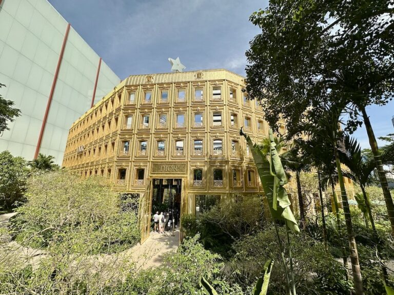 THAÏLANDE – FRANCE : Dior inaugure son concept store Dior Gold House à Bangkok