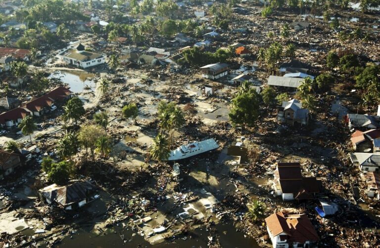 ASIE – MÉMOIRE : Le récit du tsunami du 26 décembre 2004 par l’aide humanitaire européenne