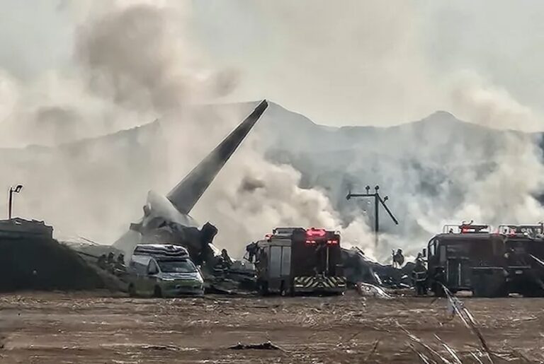 CORÉE – ACCIDENT : Un avion de Jeju Air en provenance de Bangkok s’écrase à l’aéroport de Muan
