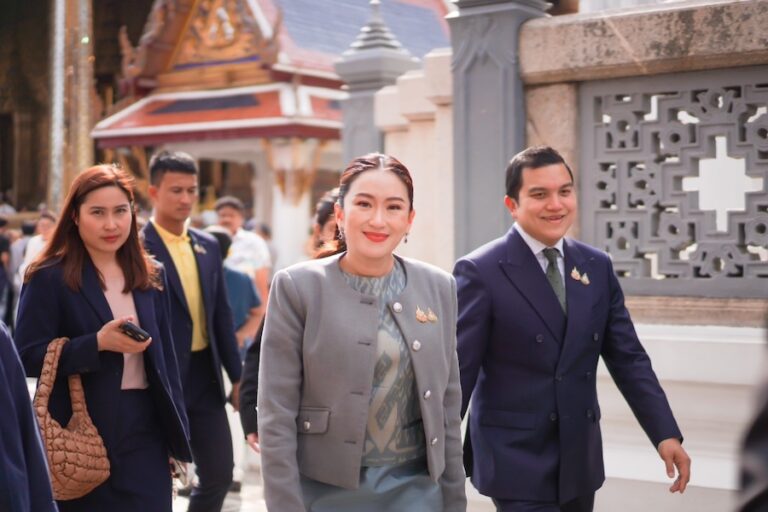 THAÏLANDE – POLITIQUE : Une première ministre thaïlandaise très fortunée