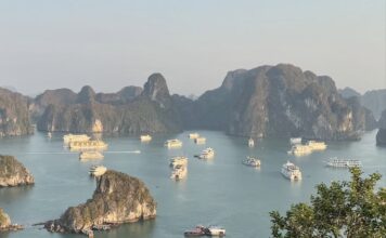 ASIE – TOURISME : Le boom des voyages entre la Chine et le Vietnam baie d'halong au Vietnam