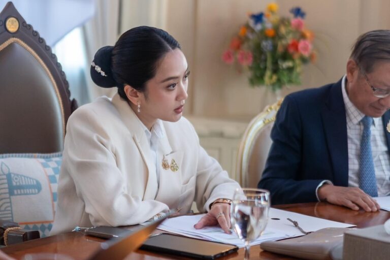 THAÏLANDE – POLITIQUE : La Première ministre défend la privatisation de la dette thaïlandaise