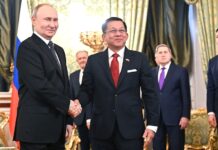 Min Aung Hlaing et Poutine