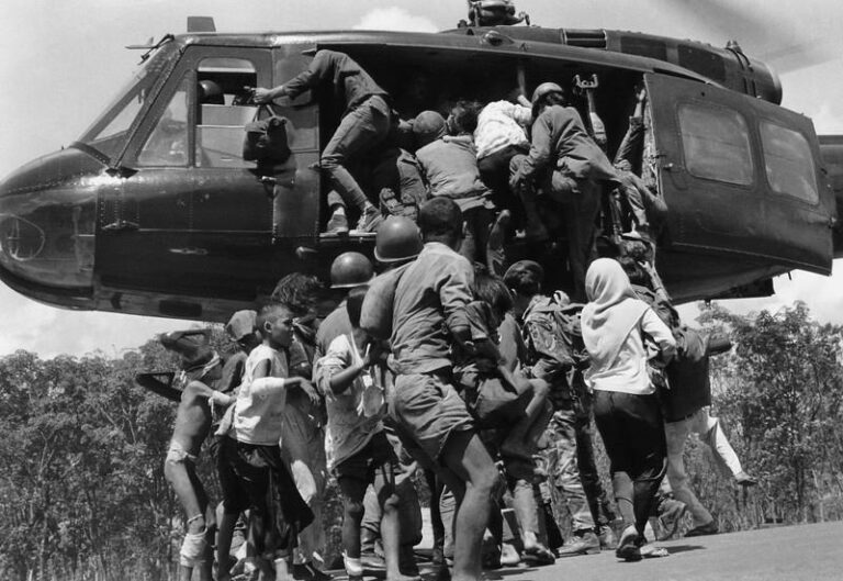VIETNAM – HISTOIRE : Le 30 avril 1975, la chute de Saïgon