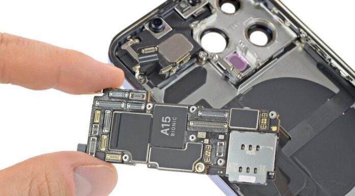 iPhone substrats électroniques