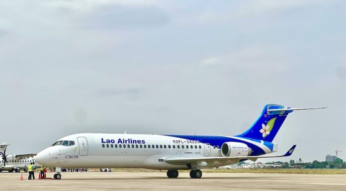 Laos Airlines C909