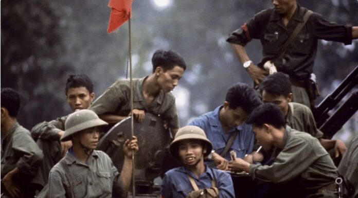 VIETNAM – HISTOIRE : Le 30 avril 1975 vu par les communistes vietnamiens Libération Vietnam