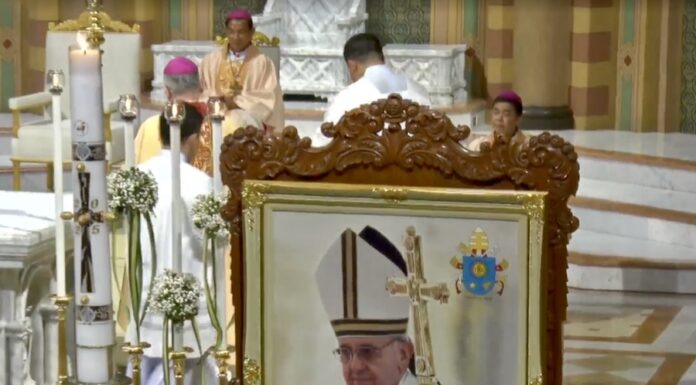 Messe pour le pape à Bangkok