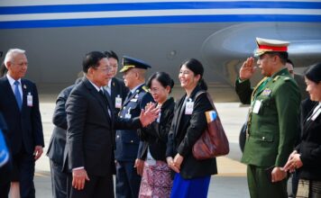 BIRMANIE – DIPLOMATIE : Min Aung Hlaing accueilli à Bangkok malgré les appels au boycott Min Aung Hlaing Bangkok