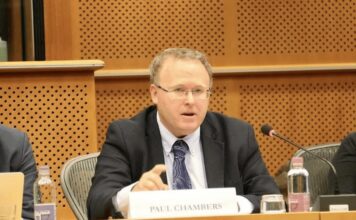 THAÏLANDE – MONARCHIE : Le procureur de Phitsalunok demande l’arrêt des poursuites contre Paul Chambers Paul Chambers