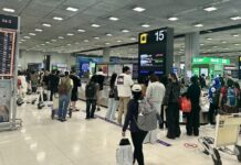 Touristes aéroport Suvarnabhumi