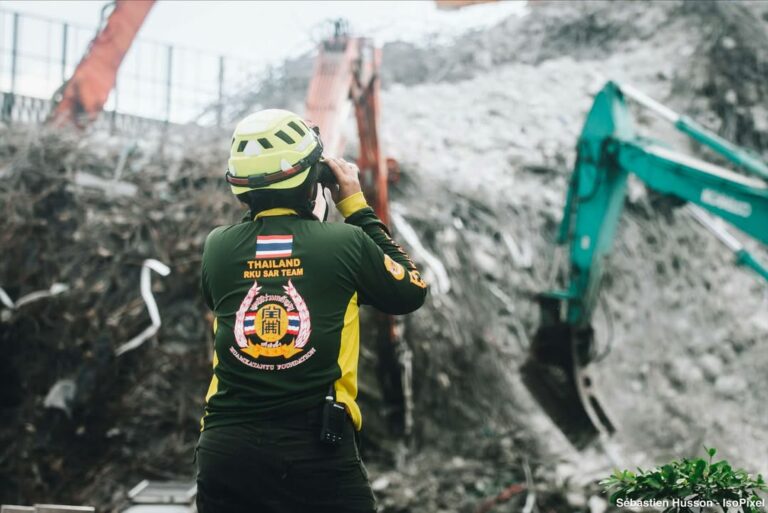 BANGKOK – SÉISME : Retour en images sur la catastrophe du 28 mars