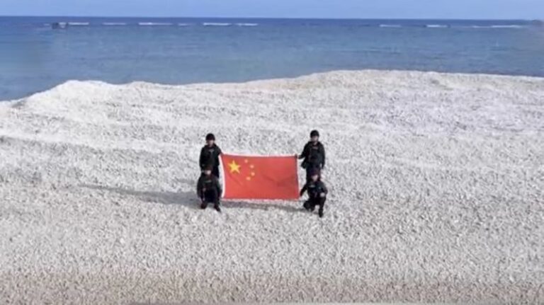 PHILIPPINES – CHINE : Escalade des tensions sur les bancs de sable des Spratleys