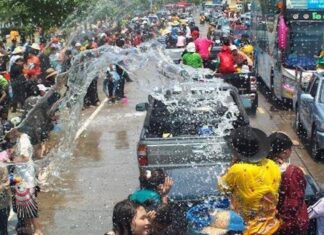 pick-up arrosage songkran