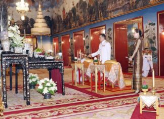 roi et reine de Thaïlande Songkran