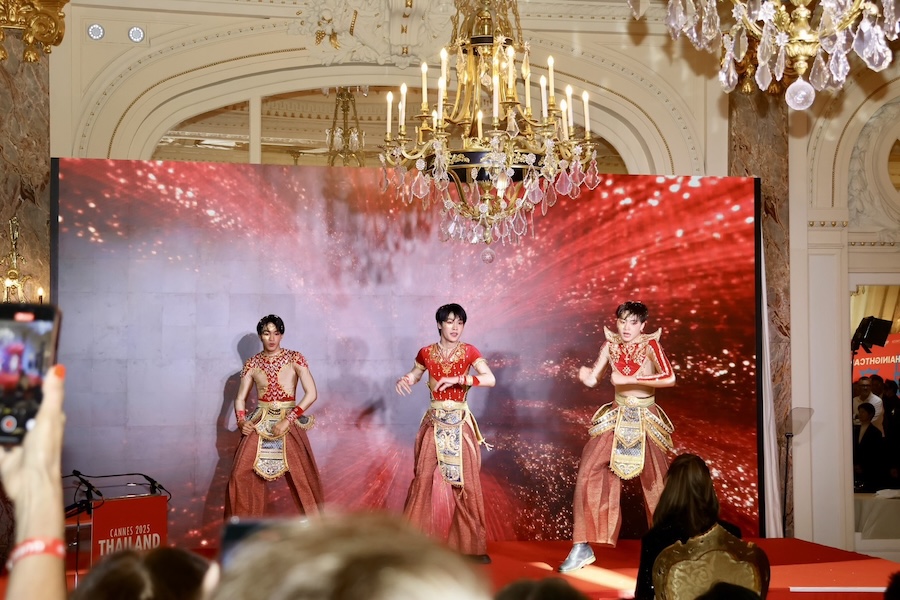 Carlton spectacle thai