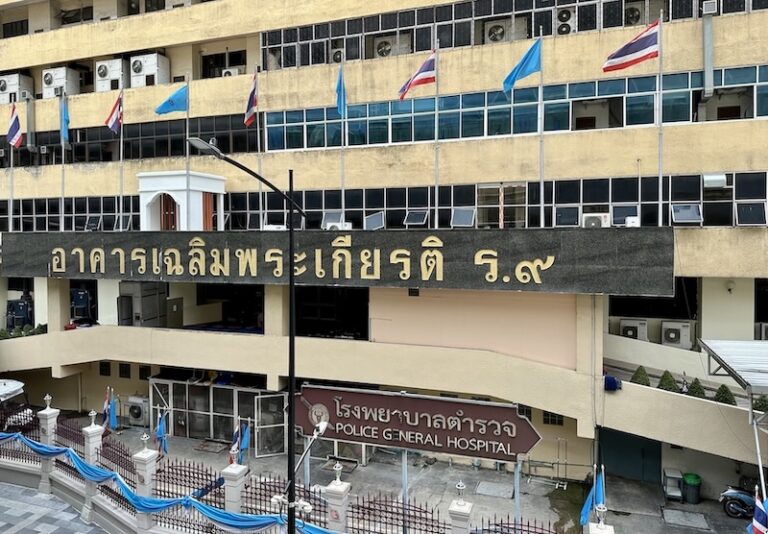 THAÏLANDE – JUSTICE : Thaksin non responsable de son transfert à l’hôpital, selon les avocats