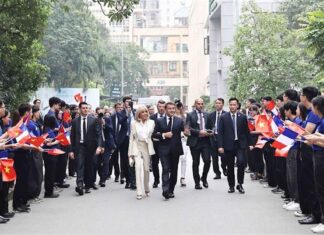 Macron Université de Hanoï