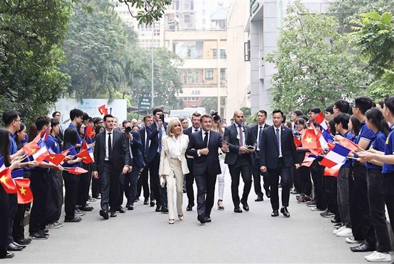 Macron Université de Hanoï