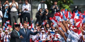 Macron en Indonésie
