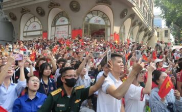 VIETNAM – HISTOIRE : Un défilé géant pour les 50 ans de la réunification