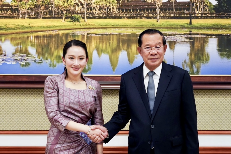 Hun Sen - Ing Shinawatra