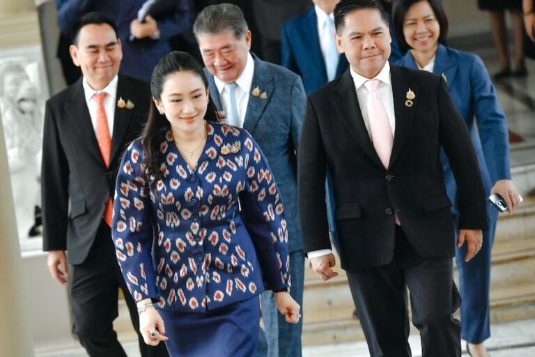 THAÏLANDE – POLITIQUE : Les excuses de la Première ministre Thaïlandaise vont-elles suffire à la sauver ?