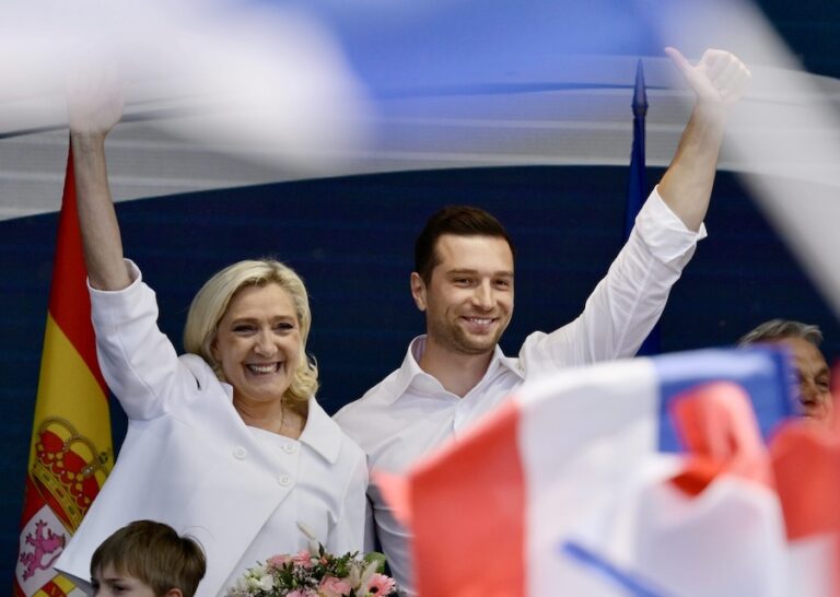 FRANCE – POLITIQUE : Vue d’ailleurs, barbares et voyageurs