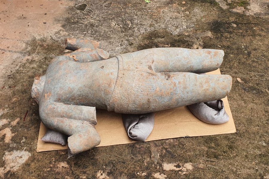 Lokesvara statue