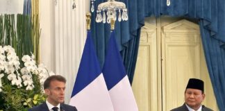 Macron en Indonésie