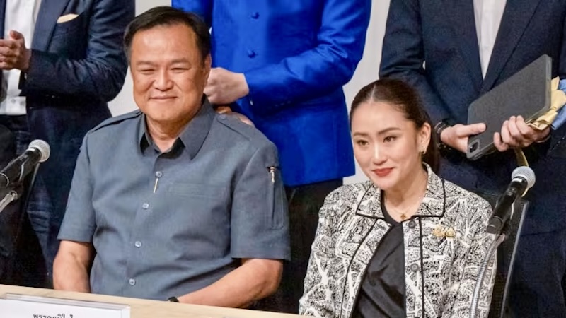 Paetongtarn Shinawatra et Anutin