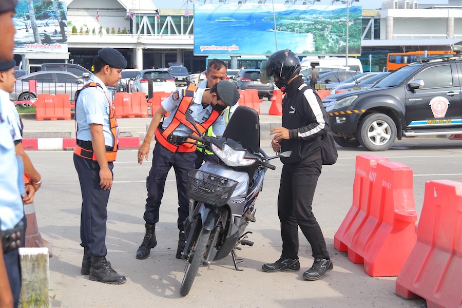 Phuket airport securité
