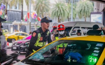 BANGKOK – TOURISME : Des dizaines de chauffeurs de taxi sanctionnés pour abus envers des touristes Taxi contrôle de police