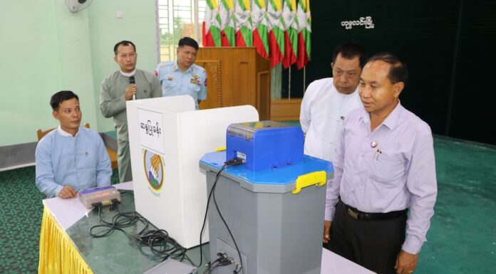Vote électronique Birmanie