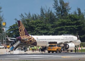 avion Air India Phuket