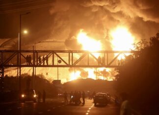 bombardement en Iran dépôt de pétrole