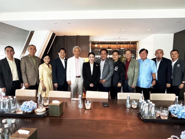 THAÏLANDE – POLITIQUE : Assiégée, la première ministre se drape dans le sursaut national