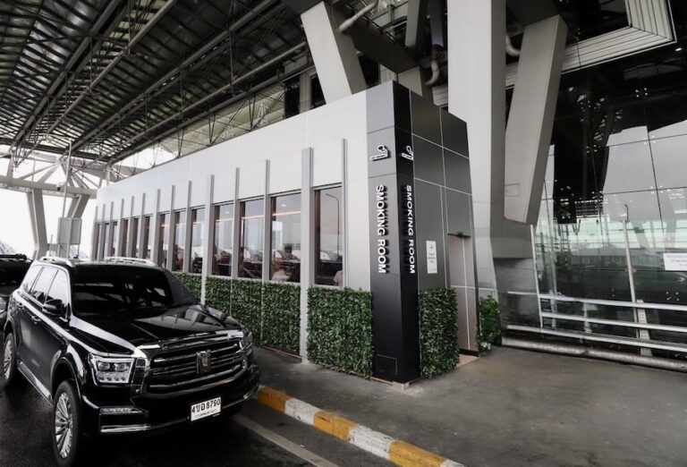 THAÏLANDE – TOURISME : L’aéroport Suvarnabhumi inaugure des zones fumeurs