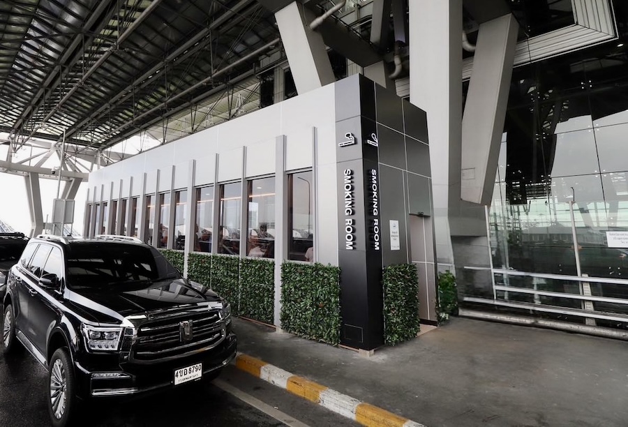 salle fumeur aéroport Suvarnabhumi