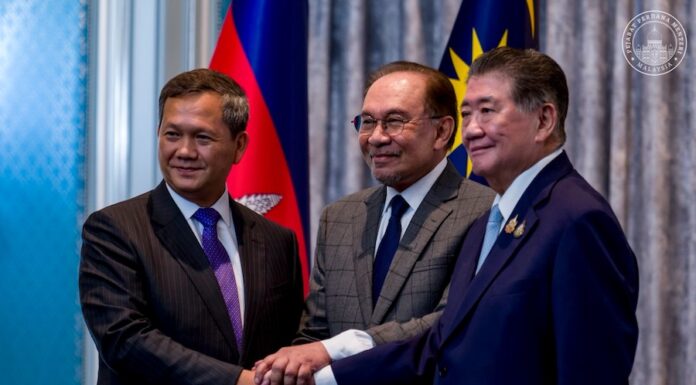 Hun Manet Anwar Hibrahim et Phumtham Wechayachai