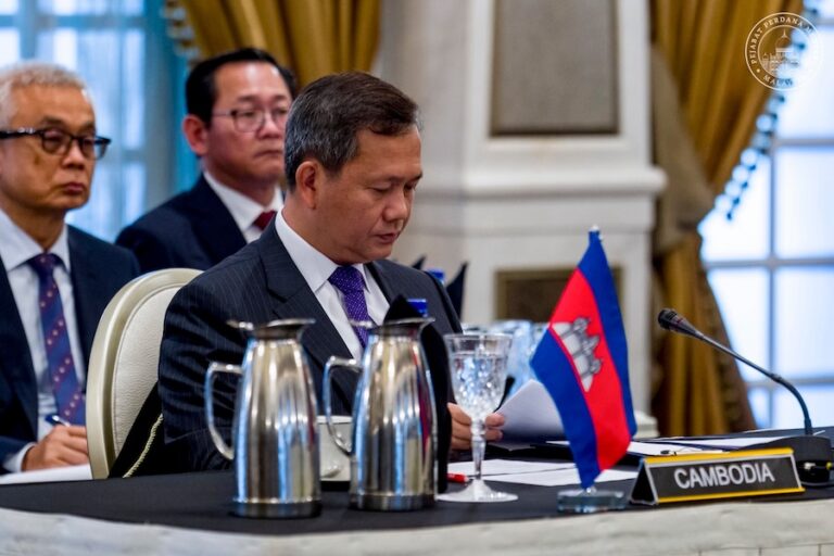 THAÏLANDE – CAMBODGE : Le Premier ministre Cambodgien Hun Manet salue son nouvel homologue thaïlandais