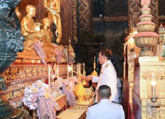Roi cérémonie bouddha d’émeraude