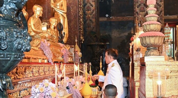THAÏLANDE – FOCUS : La semaine du 11 au 17 juillet, sur les réseaux sociaux Roi cérémonie bouddha d’émeraude