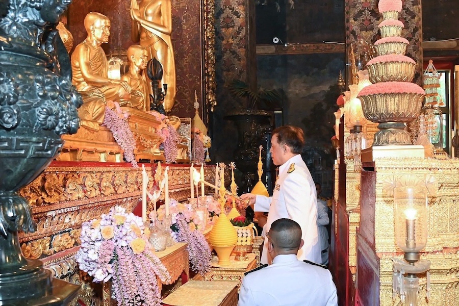 Roi cérémonie bouddha d’émeraude