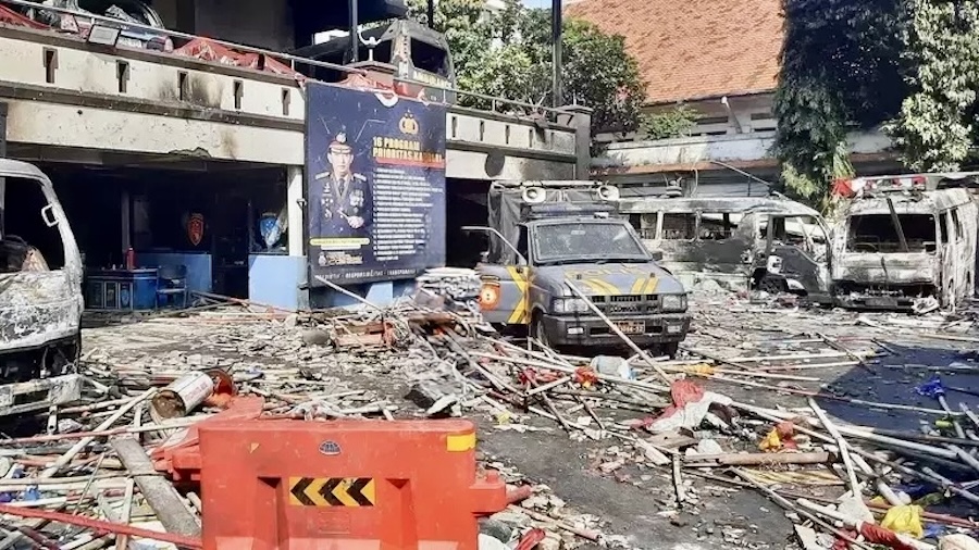 Commissariat incendié Jakarta