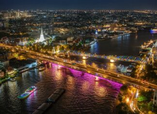 Pont Bangkok illuminé - Wat Arun
