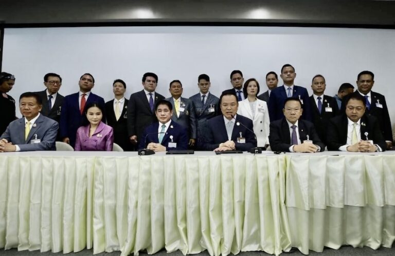 THAÏLANDE – POLITIQUE : Dans les coulisses du « deal » entre le parti du peuple et Anutin